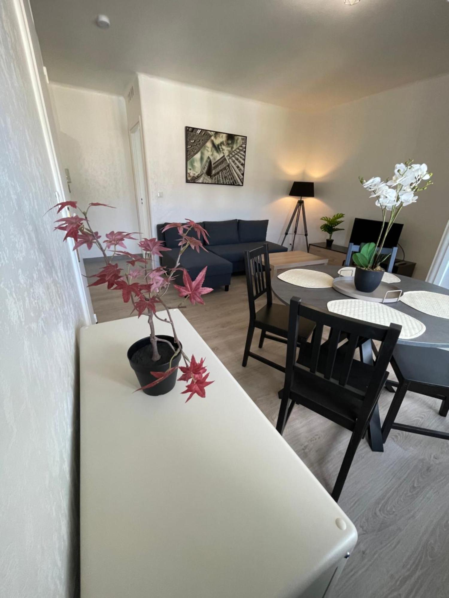 Appartement Renove Tout Equipe, Centre Ville, Proche De La Gare Et Commerce Flers  Exterior foto